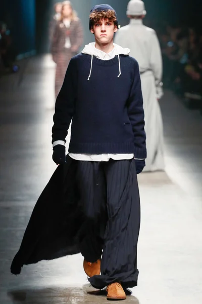 Look 2